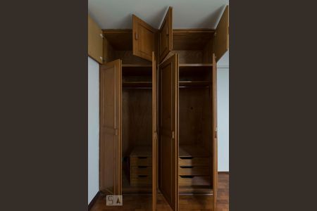 Apartamento à venda com 80m², 2 quartos e 1 vagaQuarto 1 (Armários)