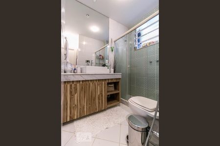 Banheiro de apartamento à venda com 2 quartos, 72m² em Humaitá, Rio de Janeiro