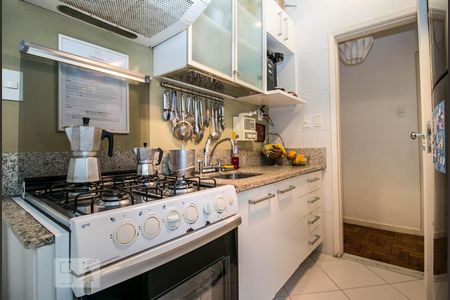 Apartamento à venda com 72m², 2 quartos e sem vagaCozinha