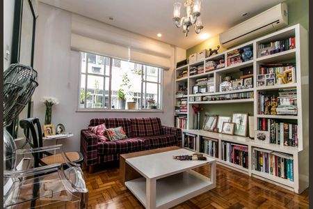 Sala de estar de apartamento à venda com 2 quartos, 72m² em Humaitá, Rio de Janeiro