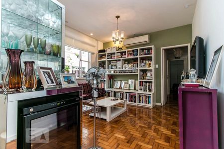 Sala de estar de apartamento à venda com 2 quartos, 72m² em Humaitá, Rio de Janeiro