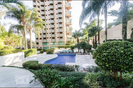 Apartamento à venda com 400m², 4 quartos e 5 vagas Apartamento à venda com 400m², 4 quartos e 5 vagasÁrea Comum