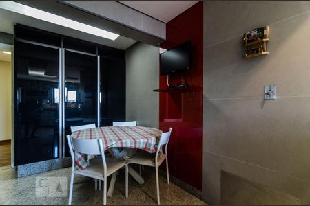 Apartamento à venda com 400m², 4 quartos e 5 vagas Apartamento à venda com 400m², 4 quartos e 5 vagasCozinha