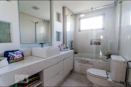 Apartamento à venda com 400m², 4 quartos e 5 vagas Apartamento à venda com 400m², 4 quartos e 5 vagasSuíte 4