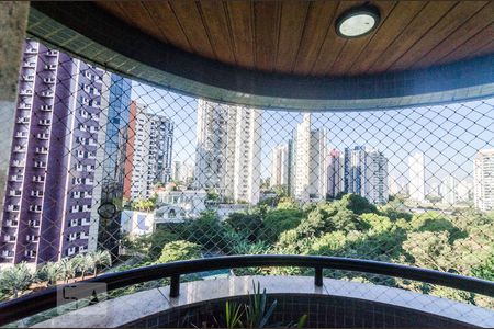 Apartamento à venda com 400m², 4 quartos e 5 vagas Apartamento à venda com 400m², 4 quartos e 5 vagasSuíte 2