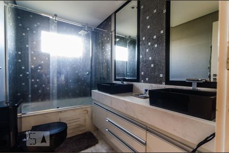 Apartamento à venda com 400m², 4 quartos e 5 vagas Apartamento à venda com 400m², 4 quartos e 5 vagasSuíte 3