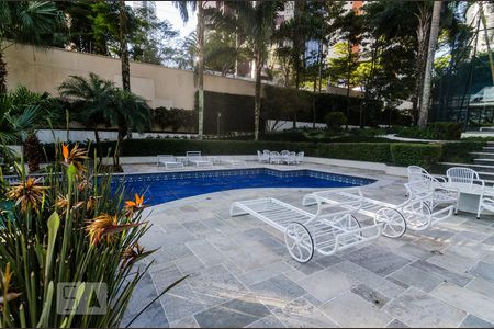 Apartamento à venda com 400m², 4 quartos e 5 vagas Apartamento à venda com 400m², 4 quartos e 5 vagasÁrea Comum