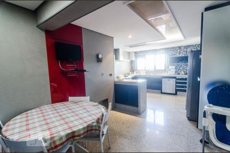 Apartamento à venda com 400m², 4 quartos e 5 vagas Apartamento à venda com 400m², 4 quartos e 5 vagasCozinha