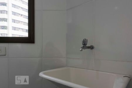 1o. Andar - Lavanderia (Torneira) de kitnet/studio à venda com 1 quarto, 62m² em Aclimação, São Paulo