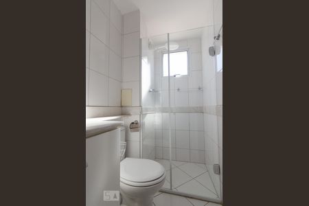 Banheiro de apartamento à venda com 2 quartos, 58m² em Loteamento Center Santa Genebra, Campinas