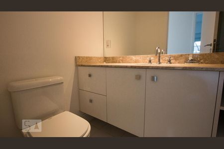 banheiro de apartamento para alugar com 2 quartos, 120m² em Jardim Leonor, São Paulo