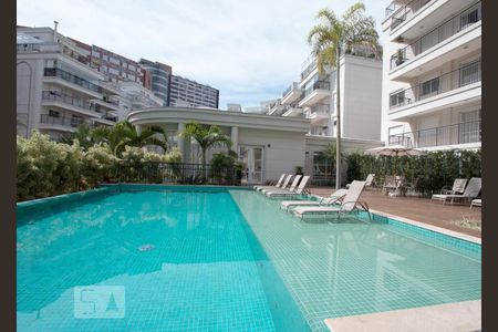 Apartamento para alugar com 120m², 2 quartos e 2 vagaspiscina