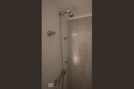 banheiro de apartamento para alugar com 2 quartos, 120m² em Jardim Leonor, São Paulo