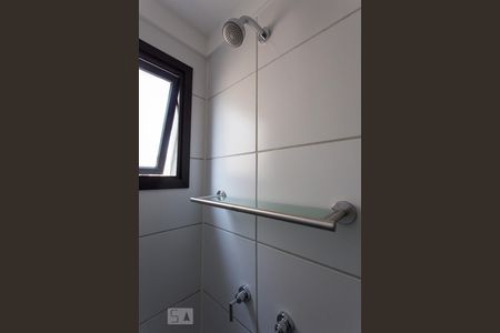 banheiro de kitnet/studio para alugar com 1 quarto, 32m² em Jardim Paulista, São Paulo