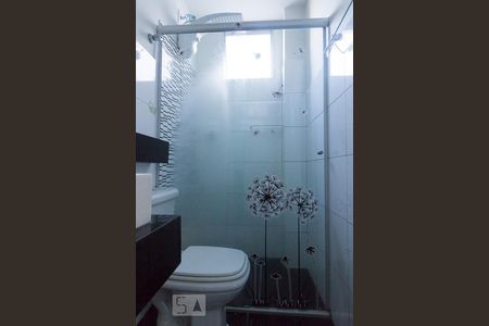 Banheiro de apartamento para alugar com 3 quartos, 80m² em Padre Eustáquio, Belo Horizonte