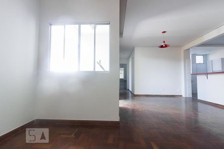 Sala de apartamento para alugar com 3 quartos, 80m² em Padre Eustáquio, Belo Horizonte