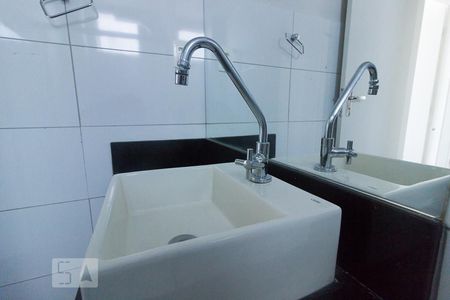 Banheiro de apartamento para alugar com 3 quartos, 80m² em Padre Eustáquio, Belo Horizonte