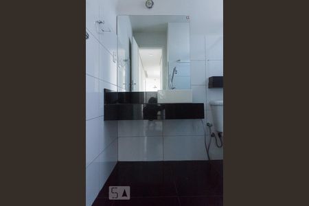 Banheiro de apartamento para alugar com 3 quartos, 80m² em Padre Eustáquio, Belo Horizonte