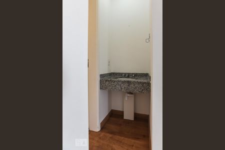 Banheiro de kitnet/studio à venda com 1 quarto, 42m² em Jardim do Mar, São Bernardo do Campo