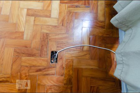 Apartamento para alugar com 230m², 4 quartos e 2 vagasQuarto 1 - detalhe no chão