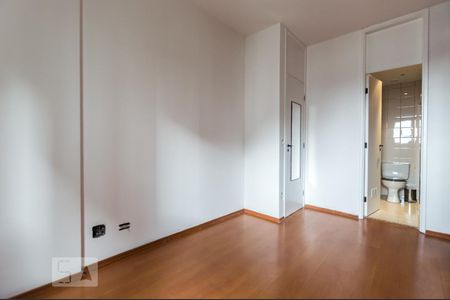 Suíte 2 de apartamento para alugar com 2 quartos, 85m² em Alphaville Industrial, Barueri