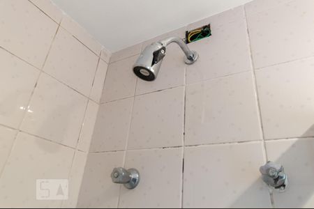 Banheiro da suíte de apartamento para alugar com 2 quartos, 85m² em Alphaville Industrial, Barueri