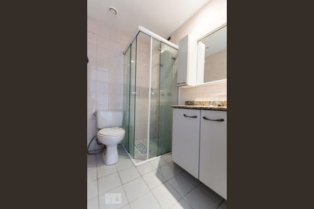 Banheiro da suíte de apartamento para alugar com 2 quartos, 85m² em Alphaville Industrial, Barueri
