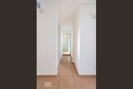 Apartamento para alugar com 120m², 3 quartos e sem vagaCorredor dos quartos e banheiro