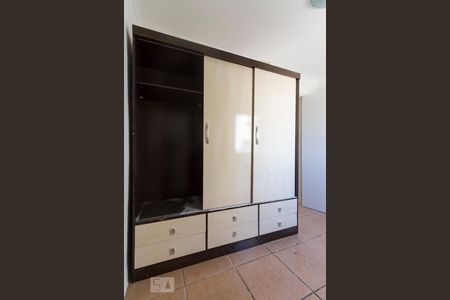 Apartamento para alugar com 120m², 3 quartos e sem vagaArmário quarto 1 