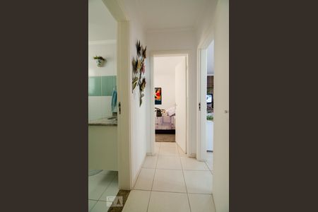 Corredor de apartamento à venda com 2 quartos, 60m² em Vila Industrial, Campinas