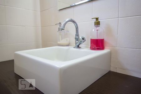Lavabo detalhe de apartamento à venda com 3 quartos, 120m² em Vila Madalena, São Paulo