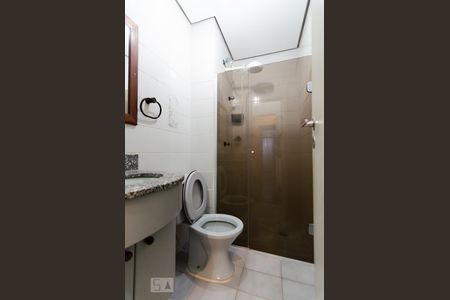 Banheiro de apartamento à venda com 2 quartos, 75m² em Vila Industrial, Campinas