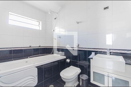 Casa à venda com 250m², 3 quartos e 2 vagasBanheiro da Suíte