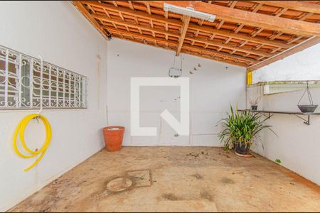 Casa à venda com 250m², 3 quartos e 2 vagasQuintal