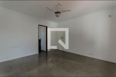 Casa à venda com 250m², 3 quartos e 2 vagasSuíte