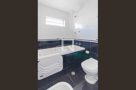 Casa à venda com 250m², 3 quartos e 2 vagasBanheiro da Suíte