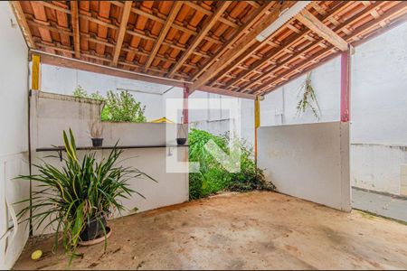Casa à venda com 250m², 3 quartos e 2 vagasQuintal