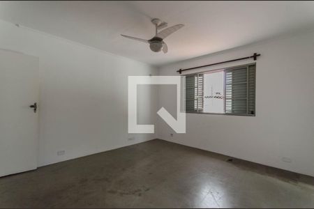 Casa à venda com 250m², 3 quartos e 2 vagasSuíte