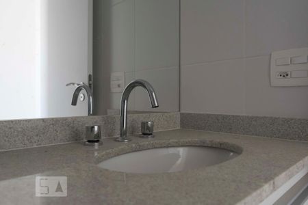 Banheiro social (Torneira) de apartamento para alugar com 3 quartos, 100m² em Jardim da Glória, São Paulo