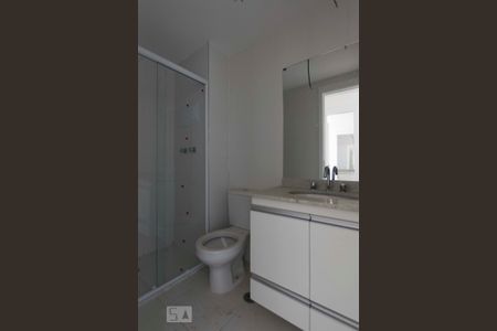 Banheiro social de apartamento para alugar com 3 quartos, 100m² em Jardim da Glória, São Paulo