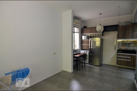 Sala/Quarto de kitnet/studio para alugar com 1 quarto, 27m² em Catete, Rio de Janeiro