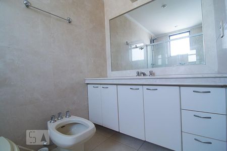 Apartamento para alugar com 375m², 4 quartos e 4 vagasBanheiro