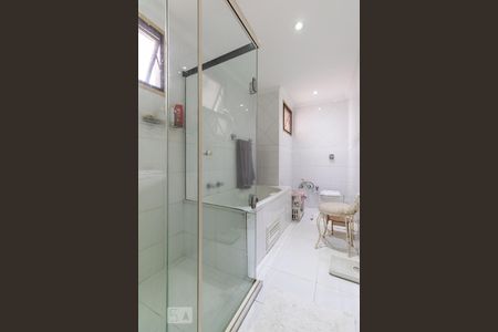 Apartamento para alugar com 190m², 4 quartos e 2 vagas Apartamento para alugar com 190m², 4 quartos e 2 vagasBanheiro - Suíte Master