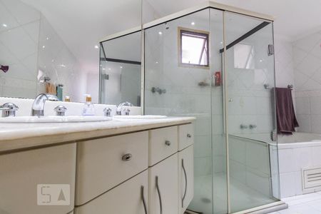 Apartamento para alugar com 190m², 4 quartos e 2 vagas Apartamento para alugar com 190m², 4 quartos e 2 vagasBanheiro - Suíte Master