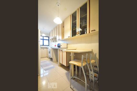 Apartamento à venda com 83m², 3 quartos e 2 vagasCozinha