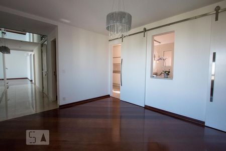 Apartamento para alugar com 222m², 4 quartos e 4 vagas Apartamento para alugar com 222m², 4 quartos e 4 vagassaleta de almoço