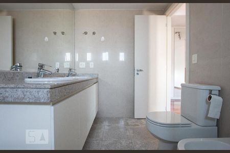 Apartamento para alugar com 222m², 4 quartos e 4 vagas Apartamento para alugar com 222m², 4 quartos e 4 vagassuite 3