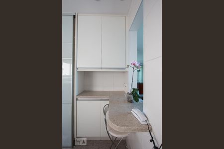 Apartamento para alugar com 222m², 4 quartos e 4 vagas Apartamento para alugar com 222m², 4 quartos e 4 vagasarmário cozinha