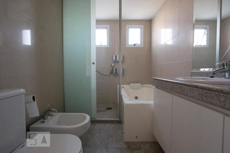 Apartamento para alugar com 222m², 4 quartos e 4 vagas Apartamento para alugar com 222m², 4 quartos e 4 vagassuite 3