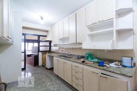 Apartamento à venda com 135m², 4 quartos e 2 vagasCOZINHA
